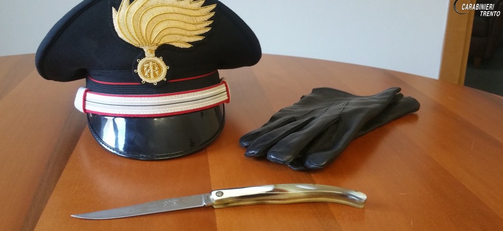 In stazione con in tasca un coltello a serramanico: nei guai un 40enne, denunciato